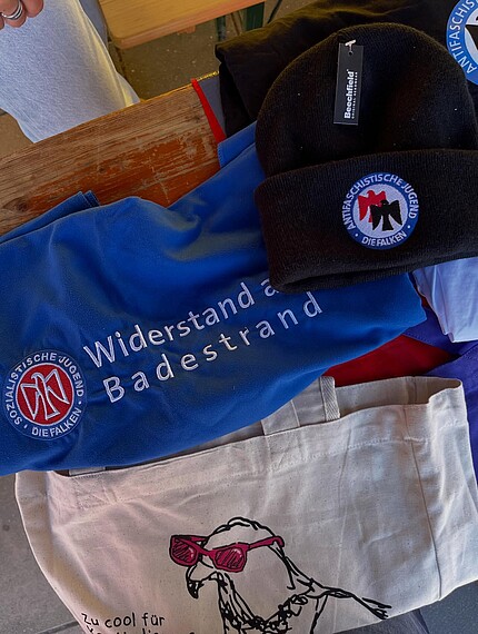 🚩 Hab ich da 1. Mai gehört? 

Am 1. Mai haben wir die Demo im Ort unseres Jugendclubs KLAB unterstützt und waren bei der...